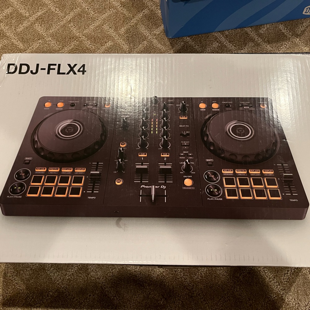 Pioneer DJ DDJ-FLX4 Controller